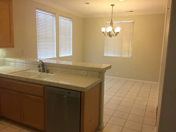 4th image of 1764 Wayne Cir