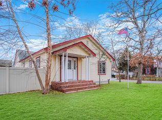 1478 Grundy Ave, Holbrook, NY 11741