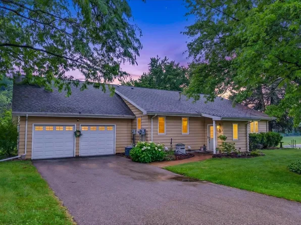 541 Union Rd, Brooklyn, WI 53521