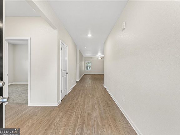 4th image of 60 Katelen Ct