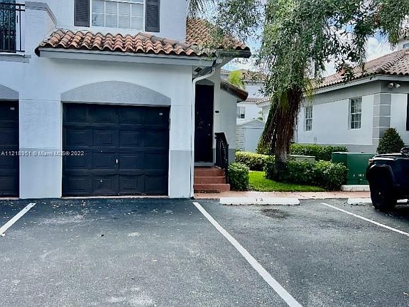 3rd image of 701 SW 148th Ave APT 115