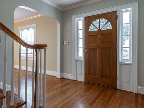 4th image of 203 Pineview Drive