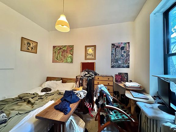 5th image of 210 Humboldt St APT 13