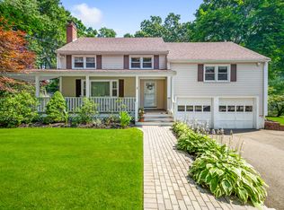 3 Putney Ln, Lynnfield, MA 01940