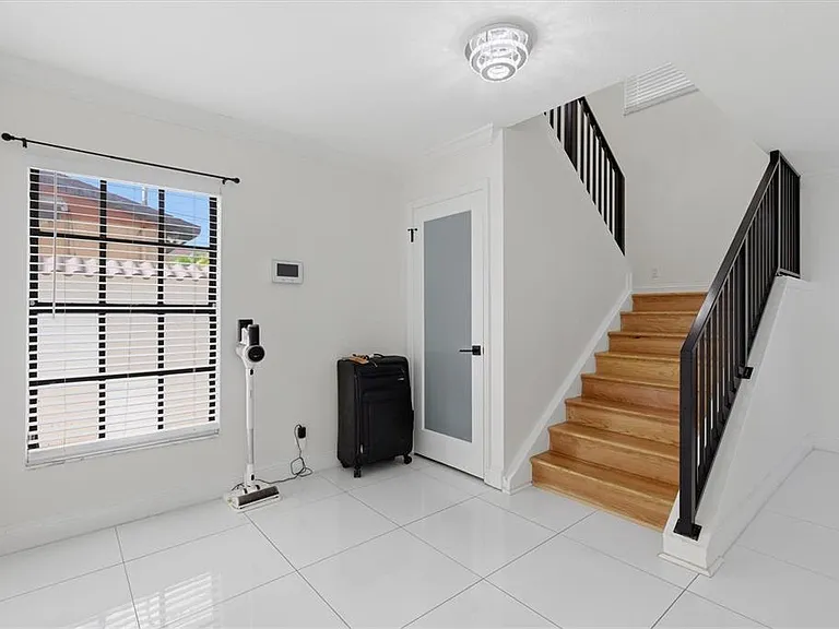 6611 N Hale Ave — Photo 16