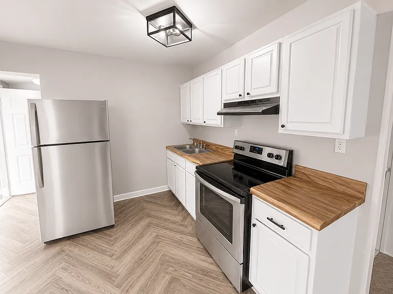 111 13th St E #111 — Photo 4