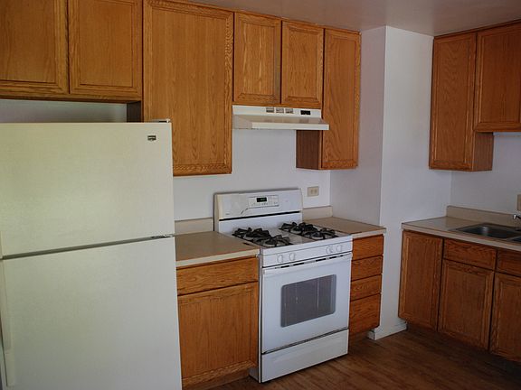 4th image of 908 Stratford Ln
