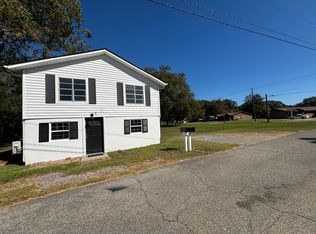 602 Bennett St #B, Picayune, MS 39466