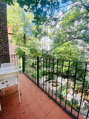 Rented by Compass | media 19