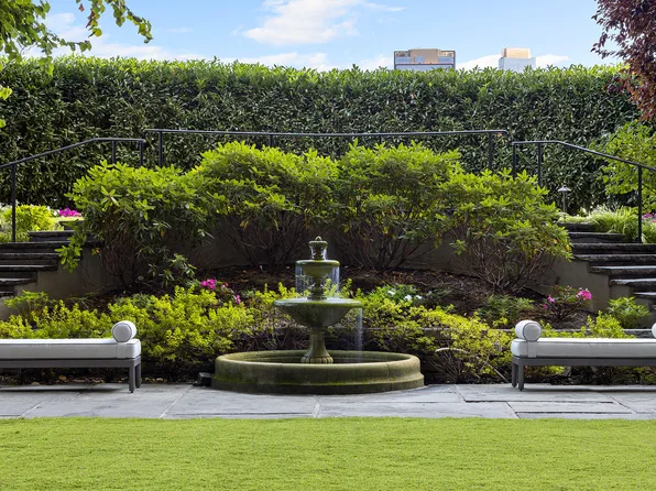 1 Sutton Place South image 16 of 18