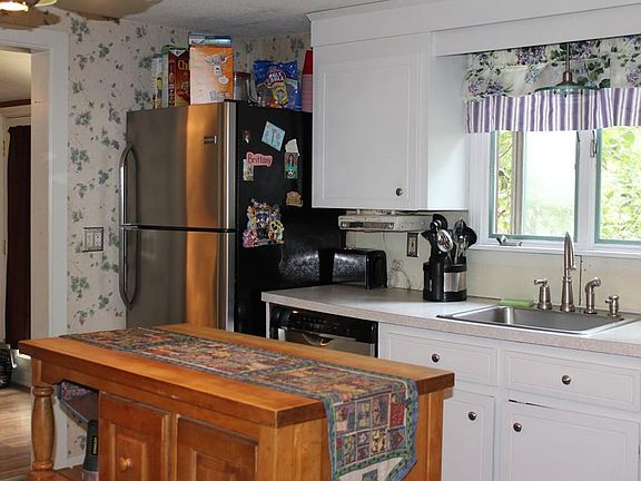 5th image of 118 Rocky Meadow St