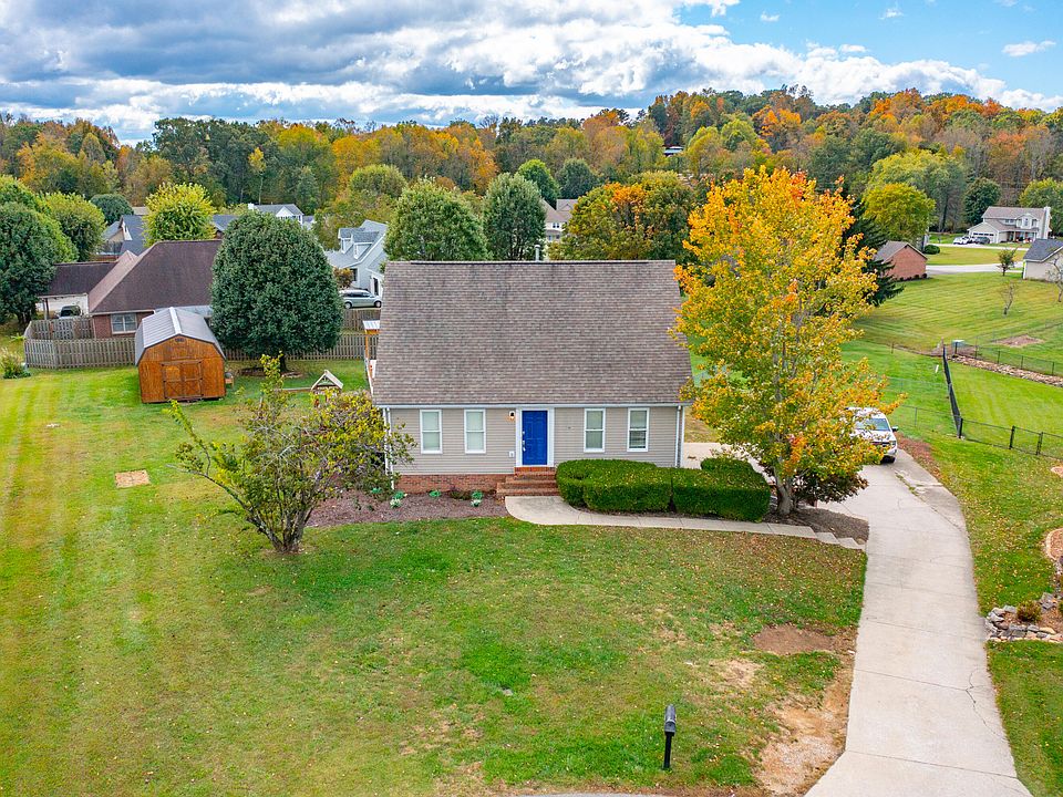 1st image of 115 Huckleberry Ln