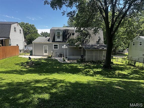 2nd image of 1933 Parkton Way