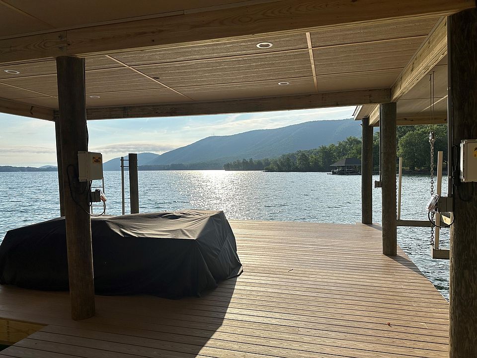 1st image of 31 Mountain Glen Dr