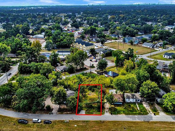 4th image of 907 Ferguson Way