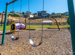 205 San Remo Ln, Chelan, WA 98816