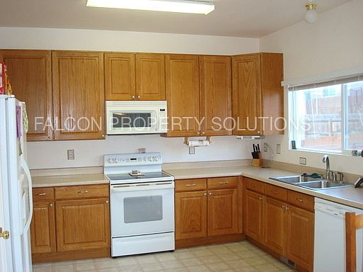 4th image of 2235 Woodpark Dr