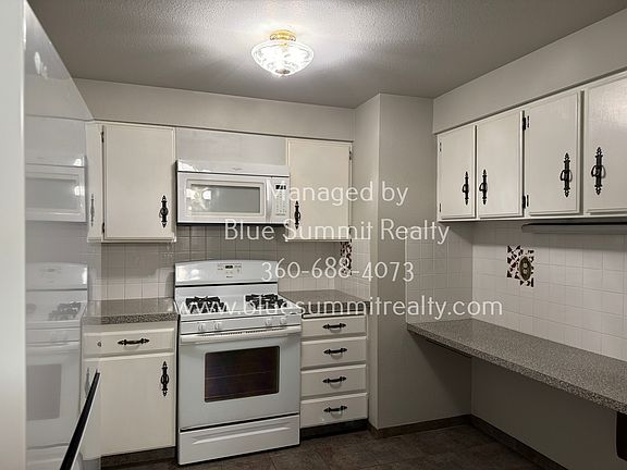 4th image of 3425 Harvard Dr SE
