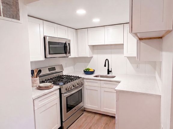 3rd image of 11035 S Keating Ave APT 1NW
