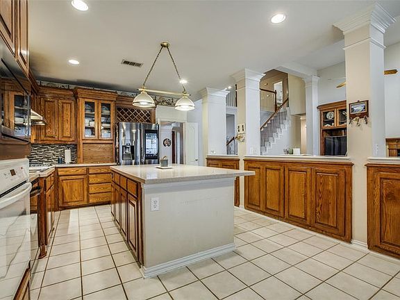 5th image of 2512 Seward Dr