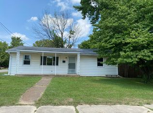 621 E Washington St, Marshfield, MO 65706