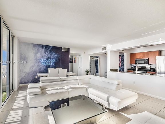 3rd image of 1200 Brickell Bay Dr #Penthouse 4101
