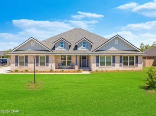 135 Lake Merial Trl, Southport, FL 32409