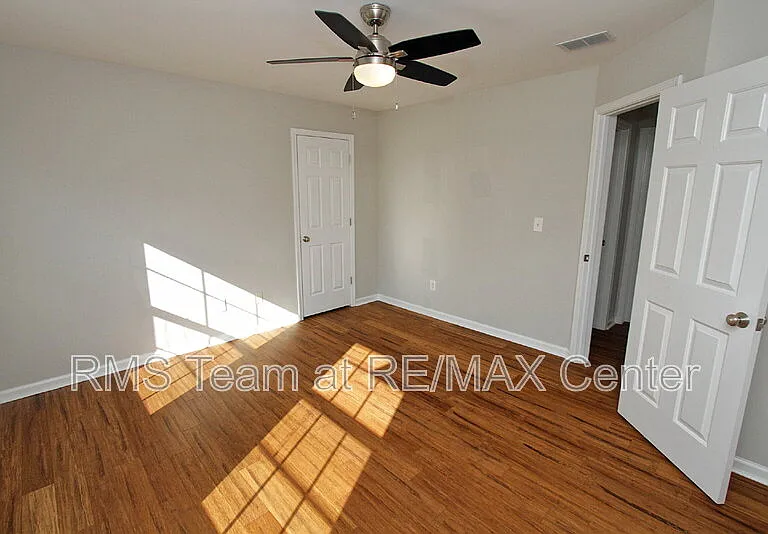 5057 Bethpage Dr — Photo 26