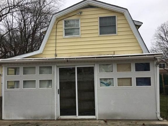 2nd image of 324 Poultney St