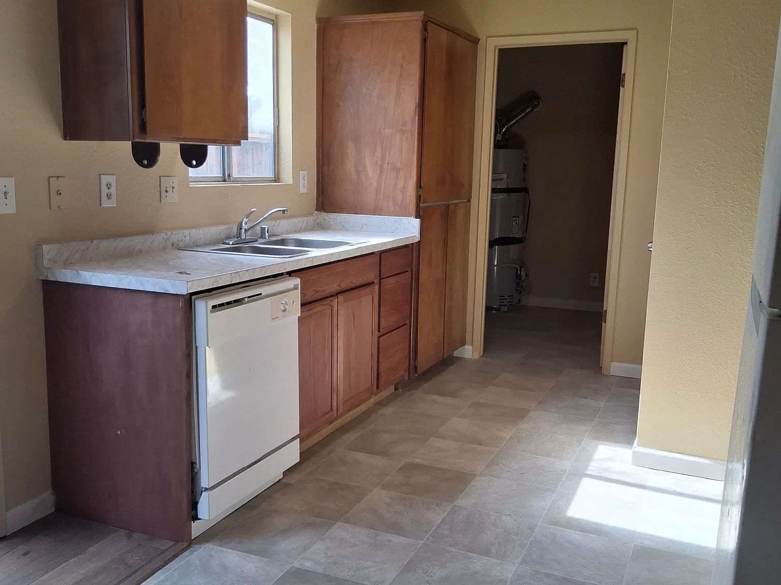 3 bed, $1,695 — Photo 4