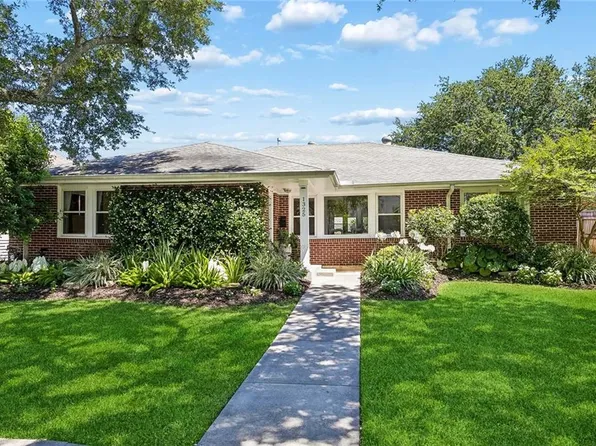 1325 Rapides Dr, New Orleans, LA 70122