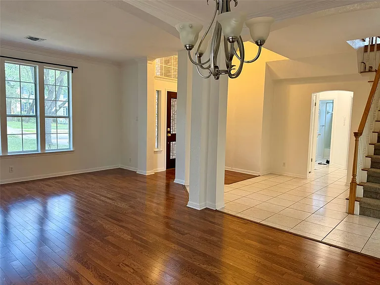 11112 Marden Ln — Photo 3