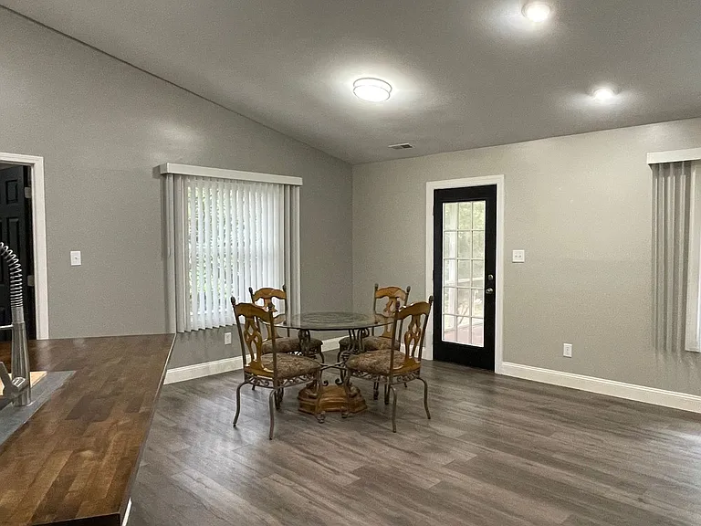 5513 Gondolier Dr — Photo 10