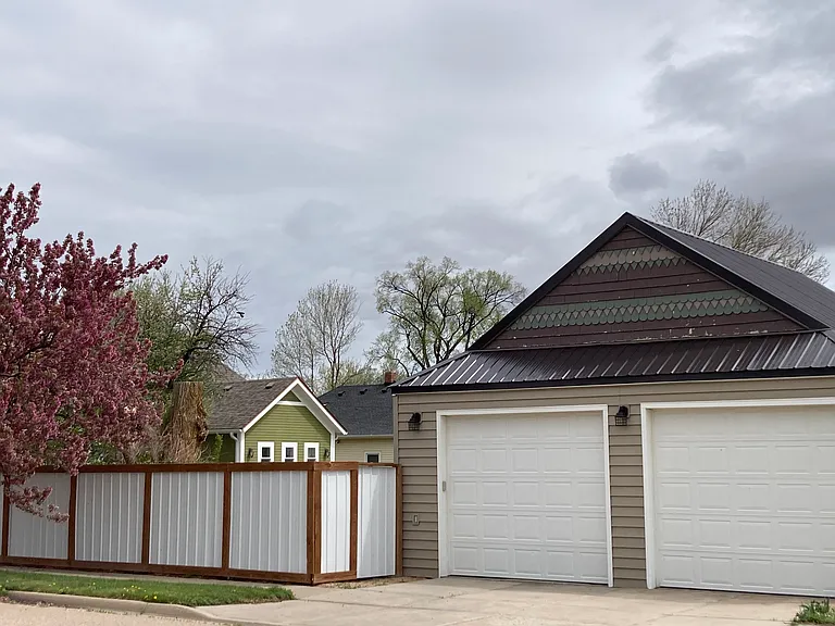 Maple Ave — Photo 12