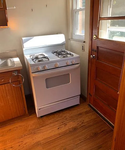 1622 Elmwood Ave #B — Photo 9
