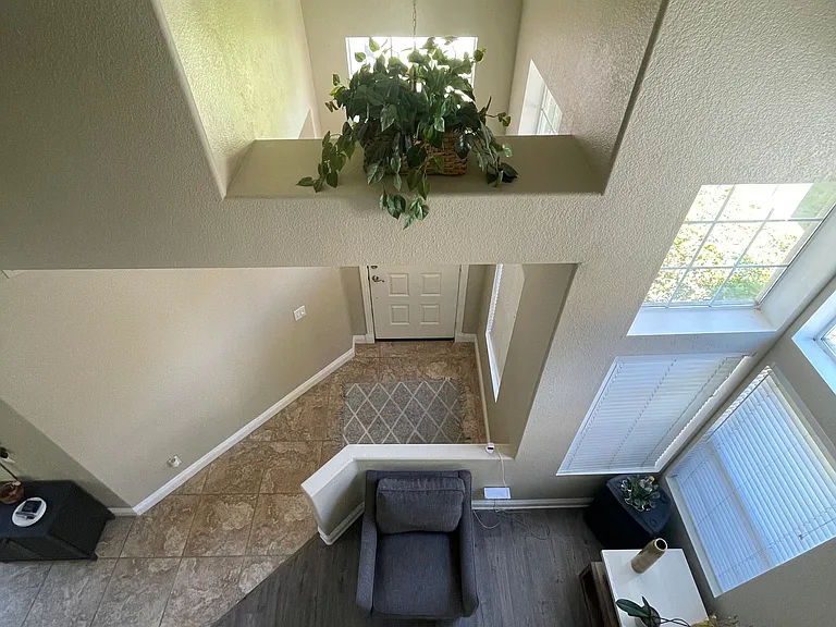 1586 Avenida Guillermo — Photo 12
