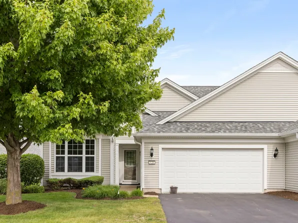 820 Treetop Ln, Shorewood, IL 60404