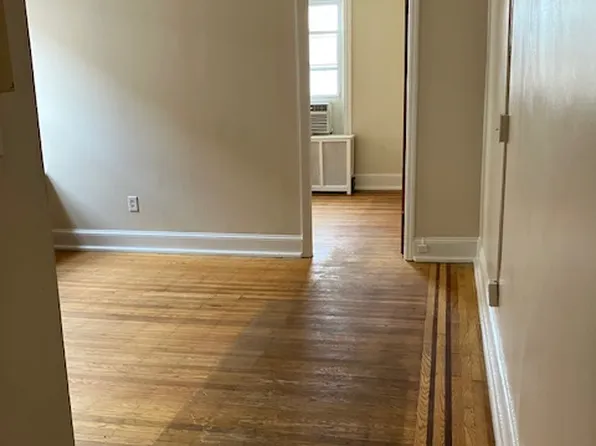 2035 Walnut St #3R, Philadelphia, PA 19103