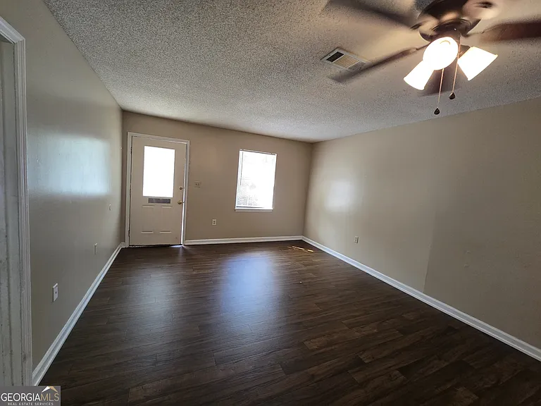 403 E Lawnwood Ave — Photo 6