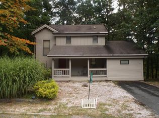 1070 Upper Ridge View Dr, East Stroudsburg, PA 18302