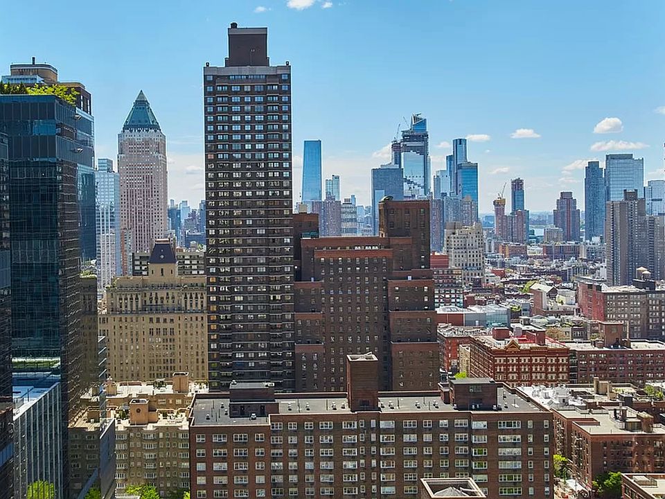 1st image of 30 W 61st St APT 30B