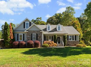 193 Winding Creek Dr, Troutman, NC 28166