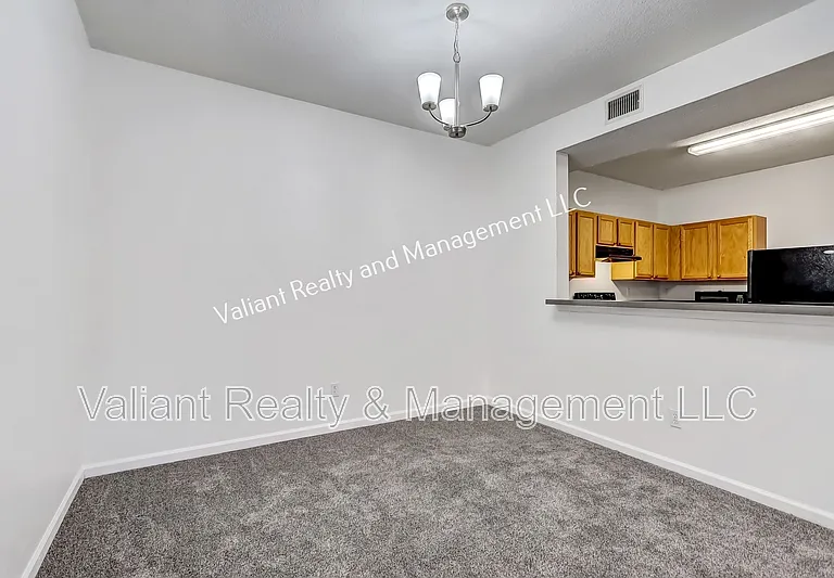 575 Oakleaf Plantation Pkwy #1-1303 — Photo 10
