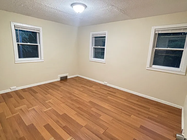 50 Oakdale Ave — Photo 13