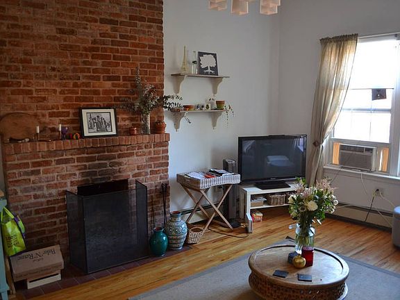 2nd image of 88 Bergen St APT 3