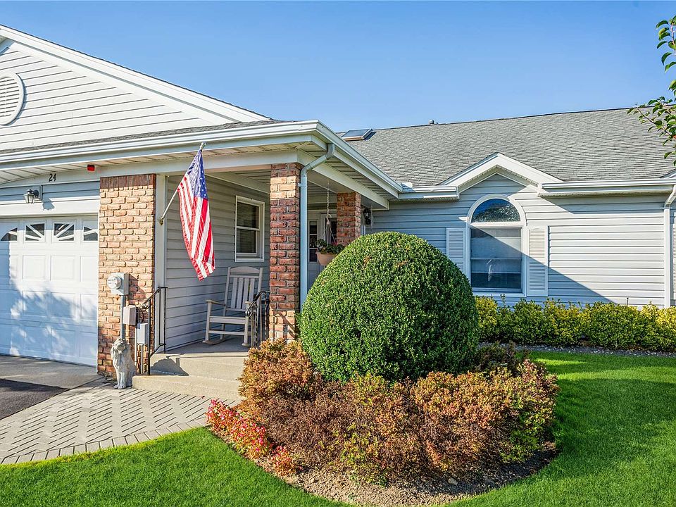 24 Primrose Lane UNIT 24, North Babylon, NY 11703 Zillow
