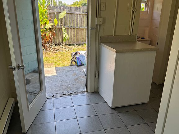 5th image of 876 N Cool Ave #1