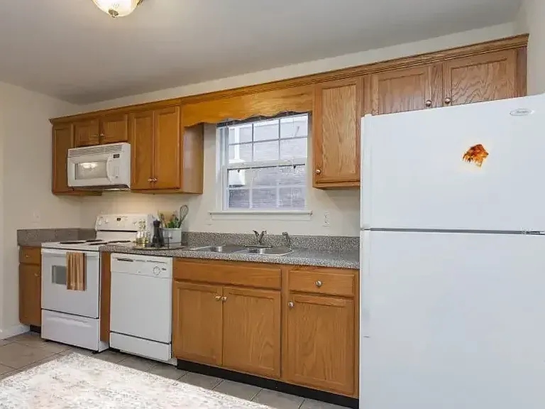 Home Place Apartments — Photo 22