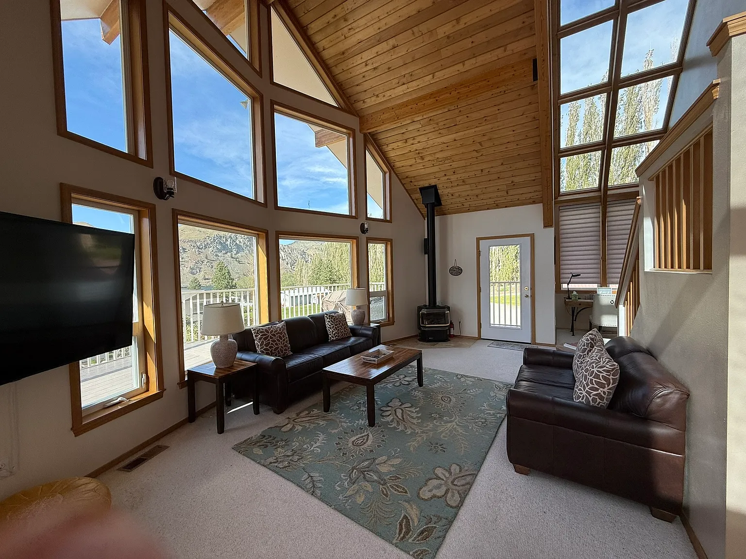 432 Lakeview Drive - 1 — Photo 4