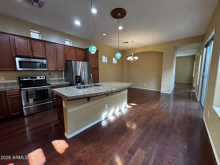 837 W Village Pkwy — Photo 7